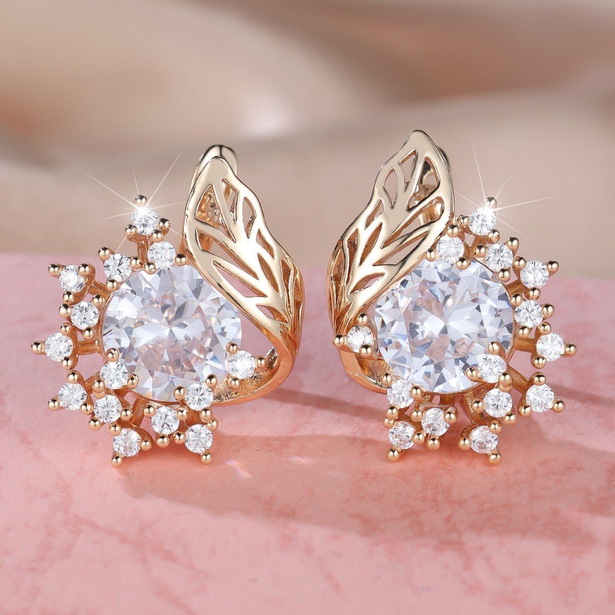 Boucles d'oreilles fleurs rondes en plumes avec zircon pour femmes - Mode et personnalité - Allomarc.com