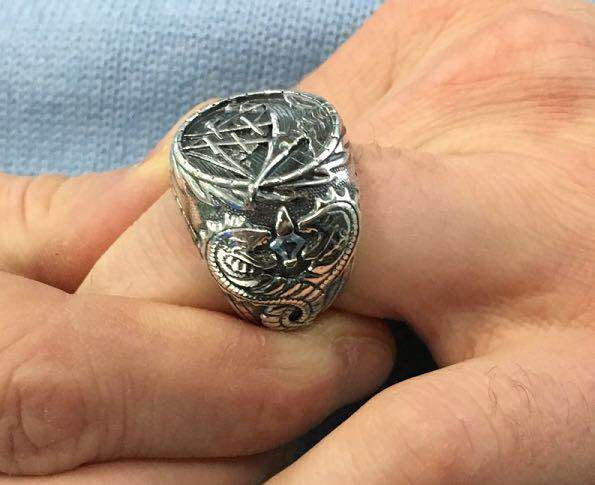 Bague Embossée Créative pour Hommes en Voilier