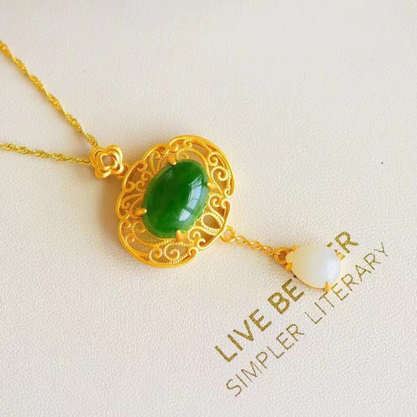 Pendentif en Jade Naturel Xinjiang Hetian avec Incrustation d'Or Ancien pour Femmes - Allomarc.com