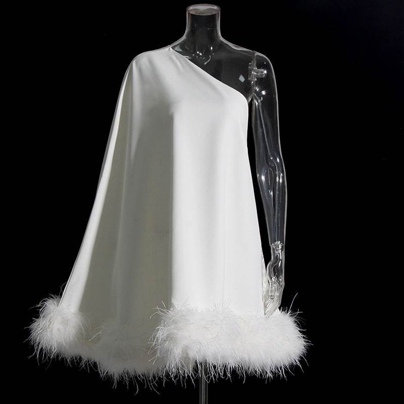 Robe de Soirée à Épaule Dénudée avec Finition en Plumes - Allomarc.com