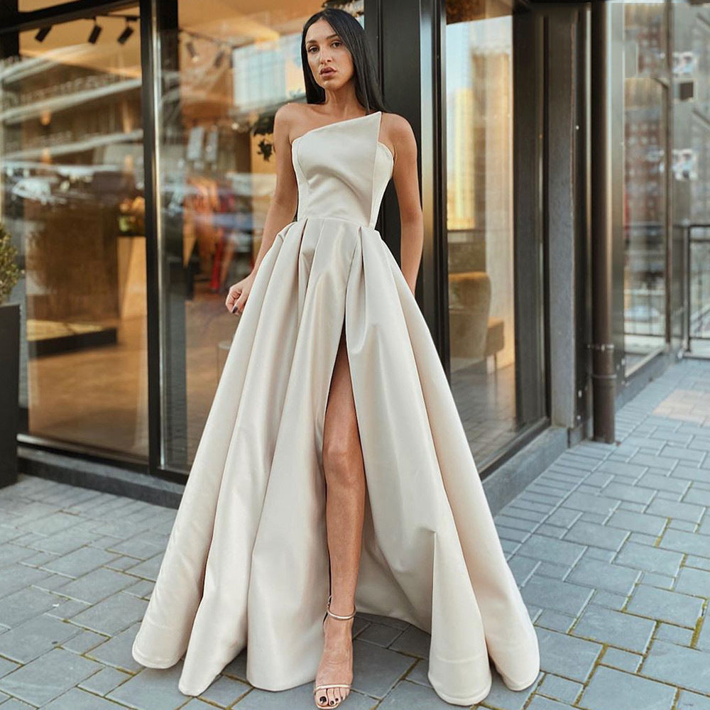 Robe à Épaule Unique avec Jupe Évasée