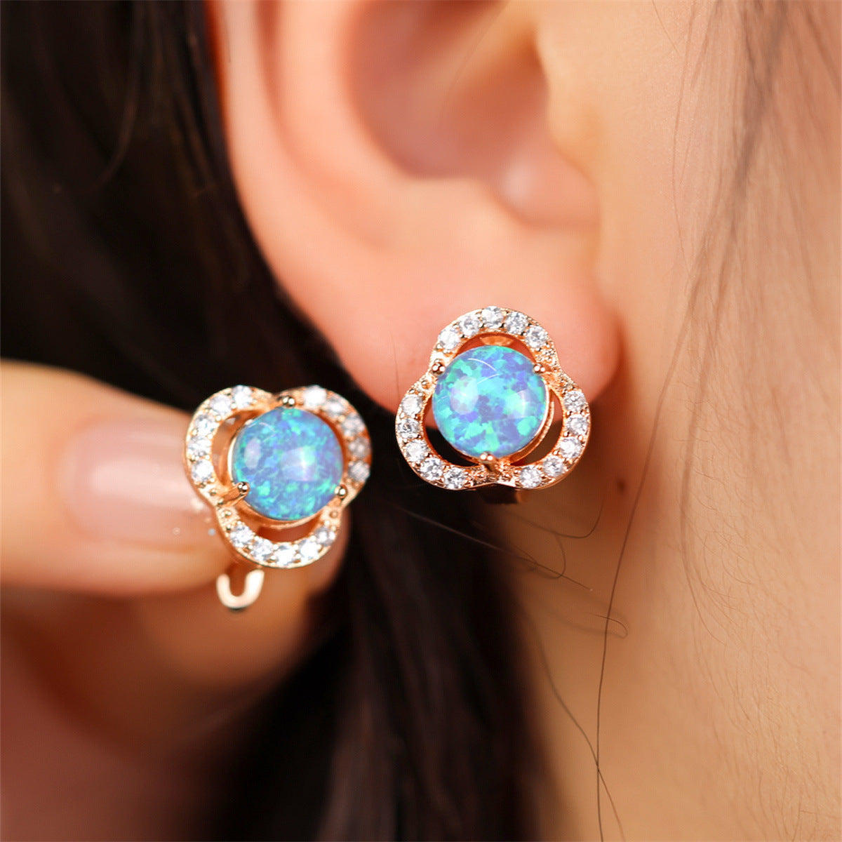 Boucles d'Oreilles Luxe en Opale Ronde avec Diamants Incrustés