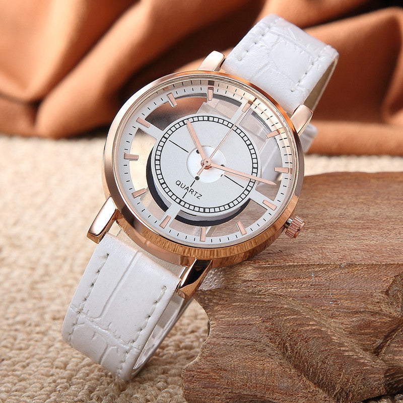 Montre Femme en Cuir Creux au Style Harajuku