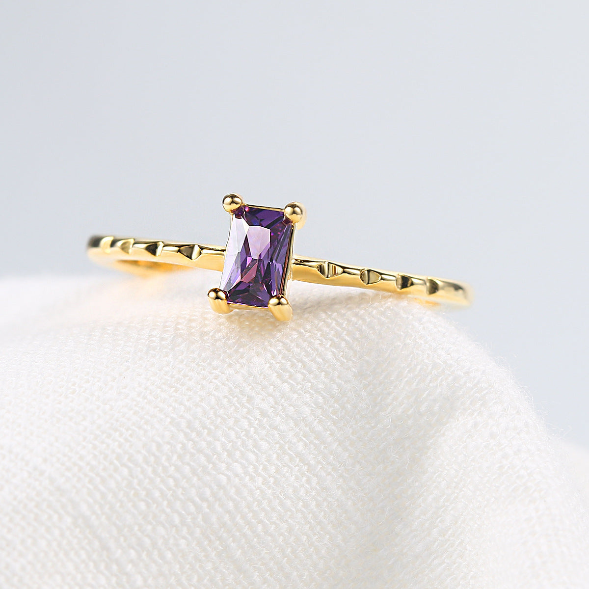 Bague Fine en Zircon Violet Incrusté pour Femmes
