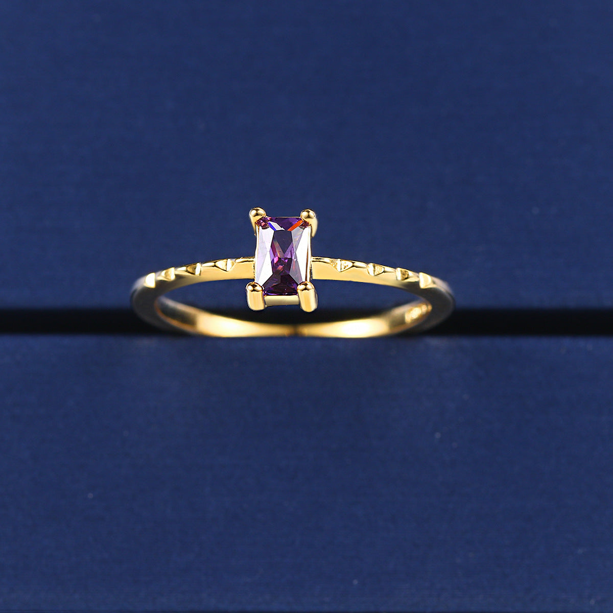 Bague Fine en Zircon Violet Incrusté pour Femmes