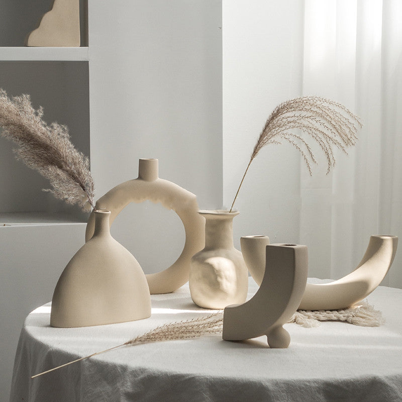 Vase en céramique simple pour décoration intérieure - Arrangement de fleurs sèches