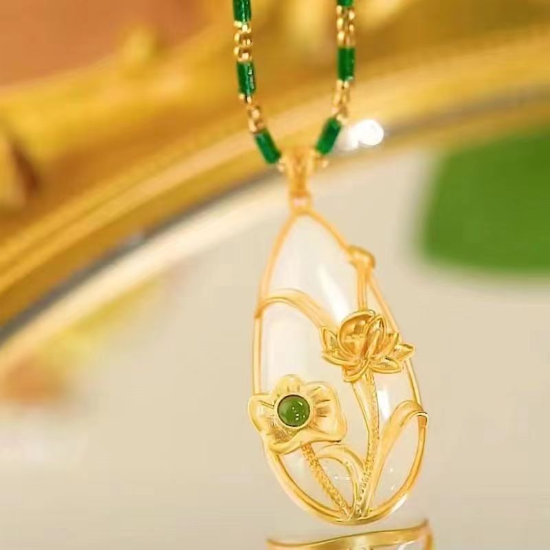 Collier Pendentif Goutte d'Eau Lotus Feuille Élégance Rétro