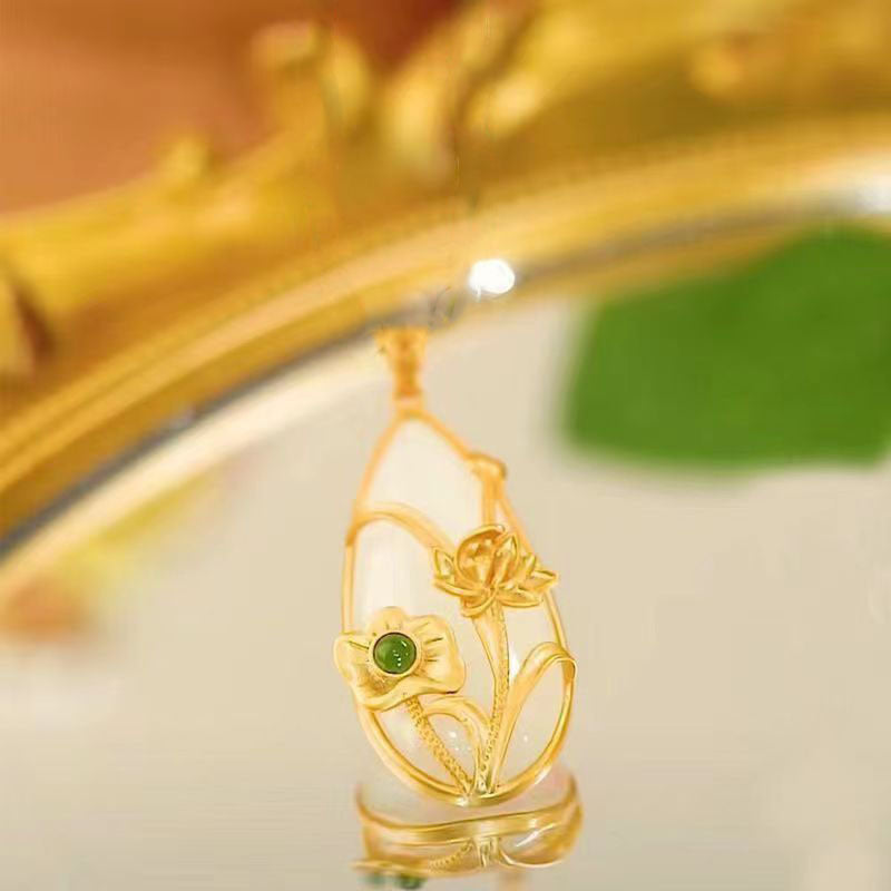 Collier Pendentif Goutte d'Eau Lotus Feuille Élégance Rétro