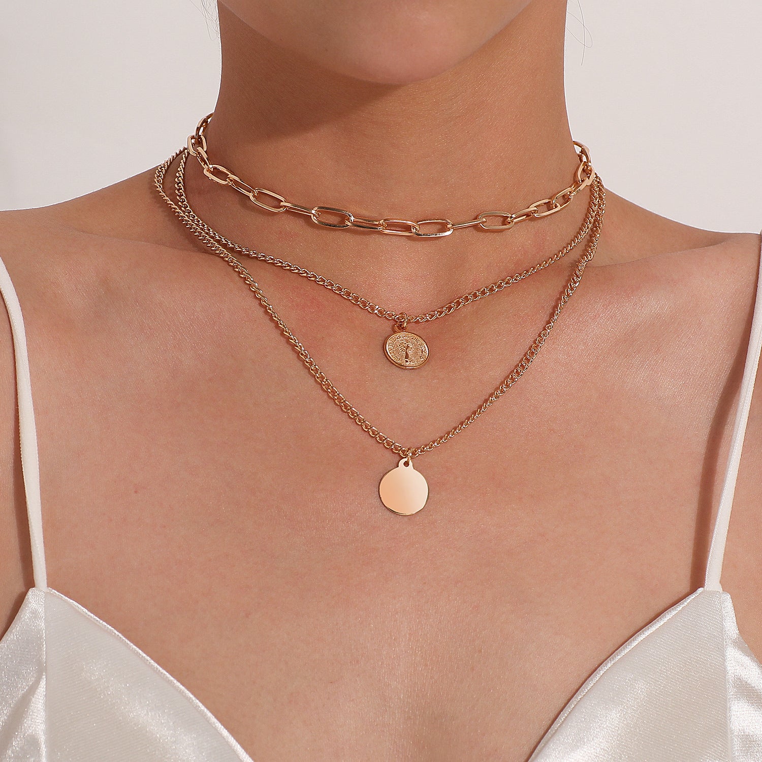 Collier Pendentif Rond Géométrique en Beauté