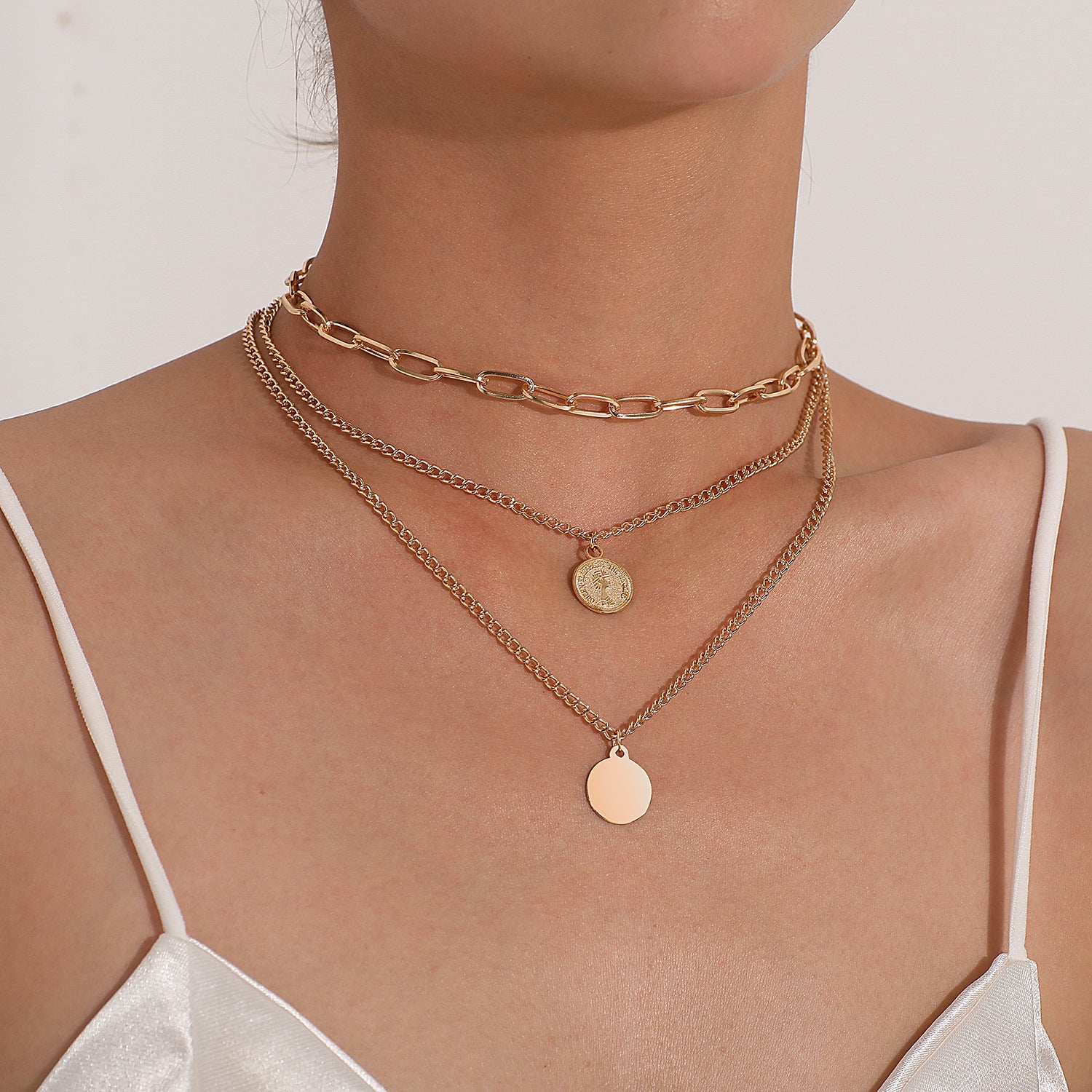 Collier Pendentif Rond Géométrique en Beauté
