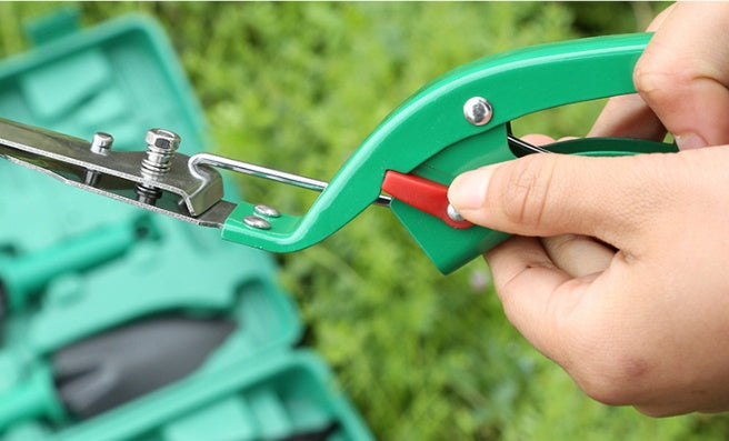 Ensemble de dix outils de jardinage