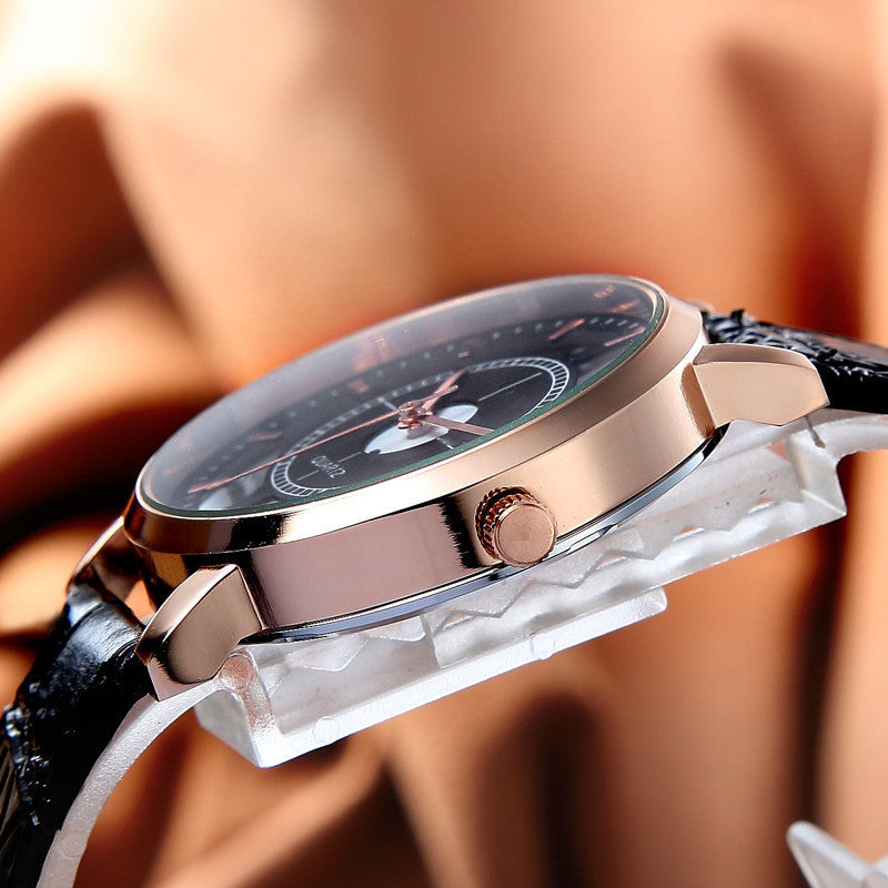 Montre Femme en Cuir Creux au Style Harajuku