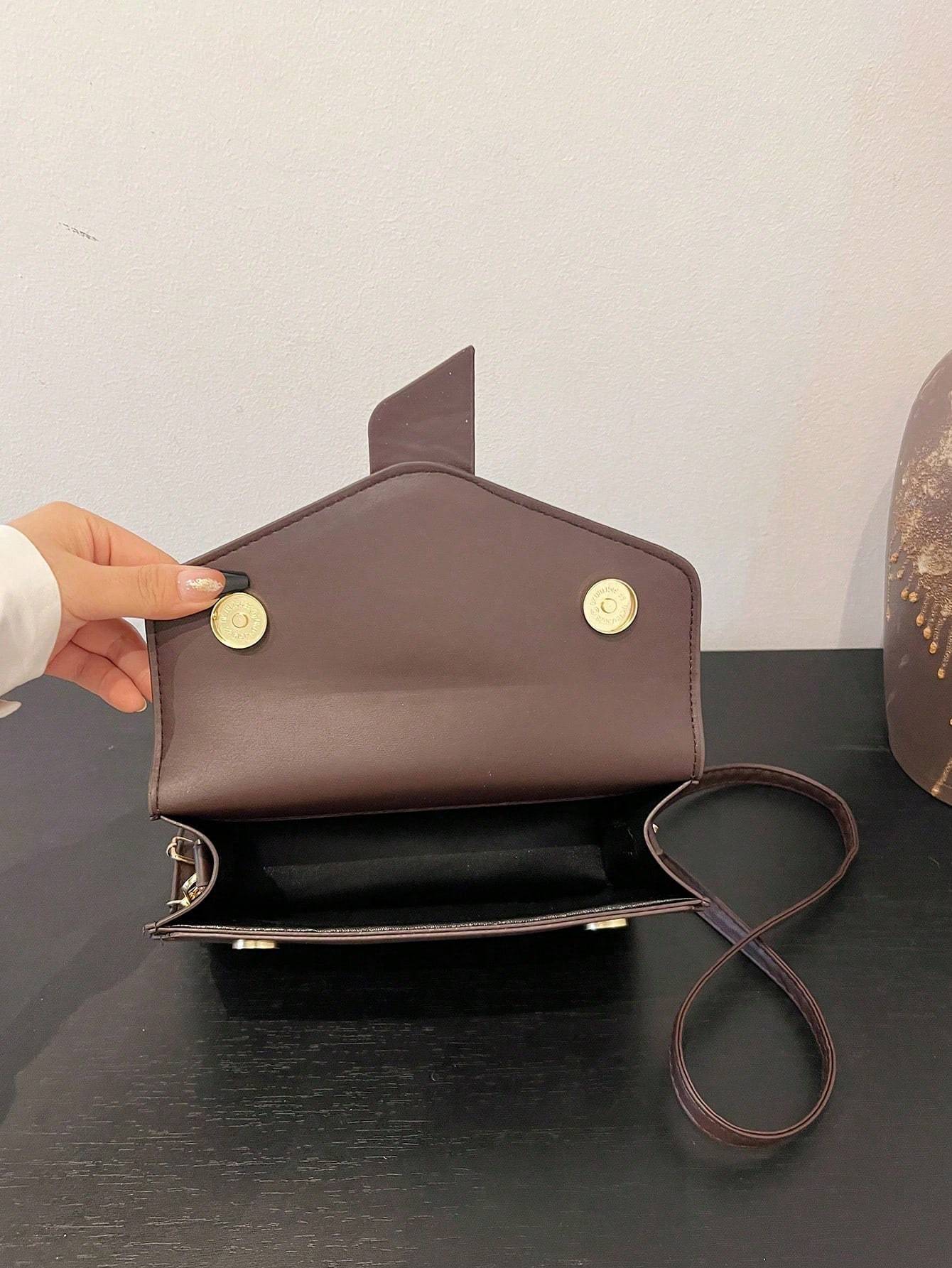 Sac à bandoulière carré pour fille : tendance et polyvalent