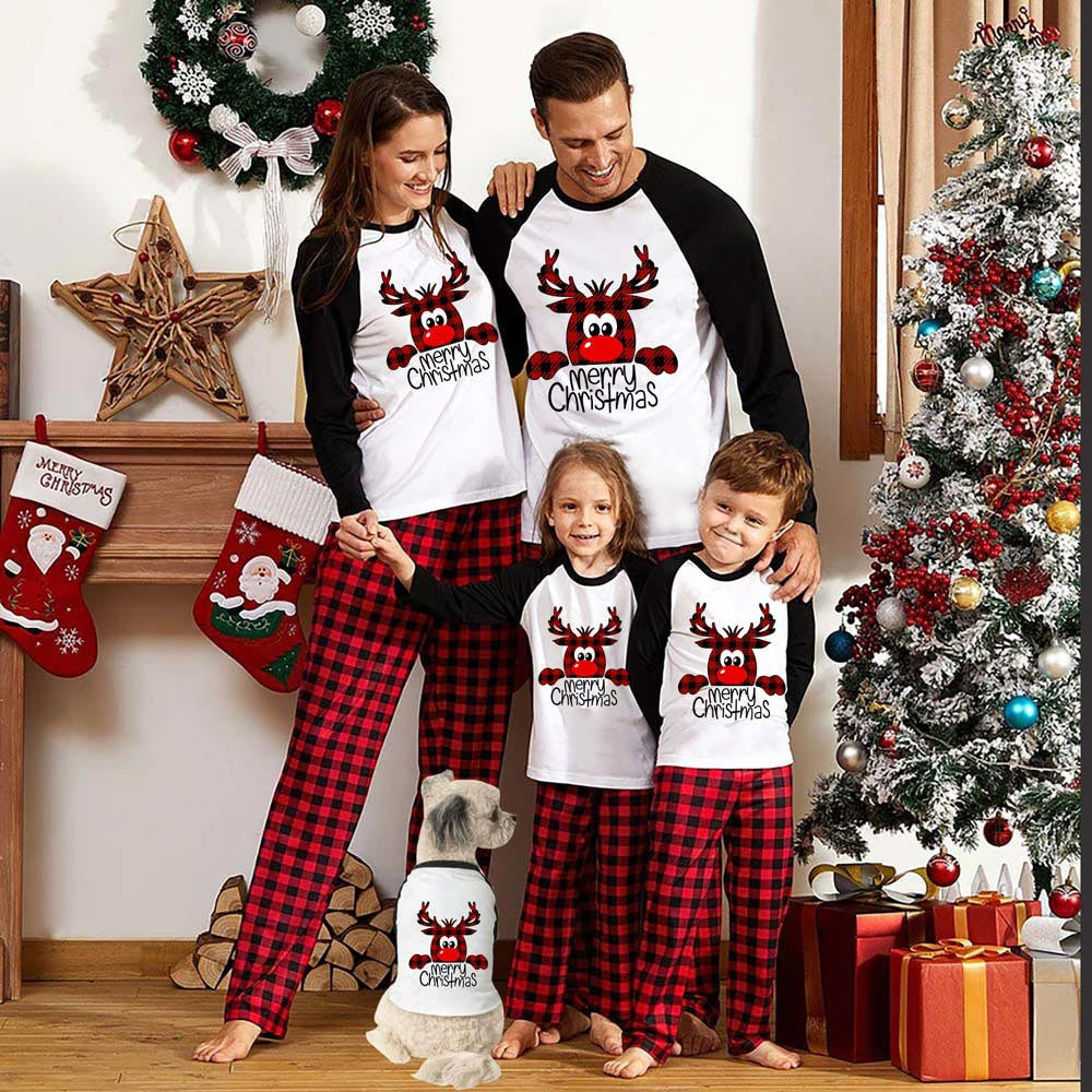 Pyjamas de Noël assortis pour toute la famille