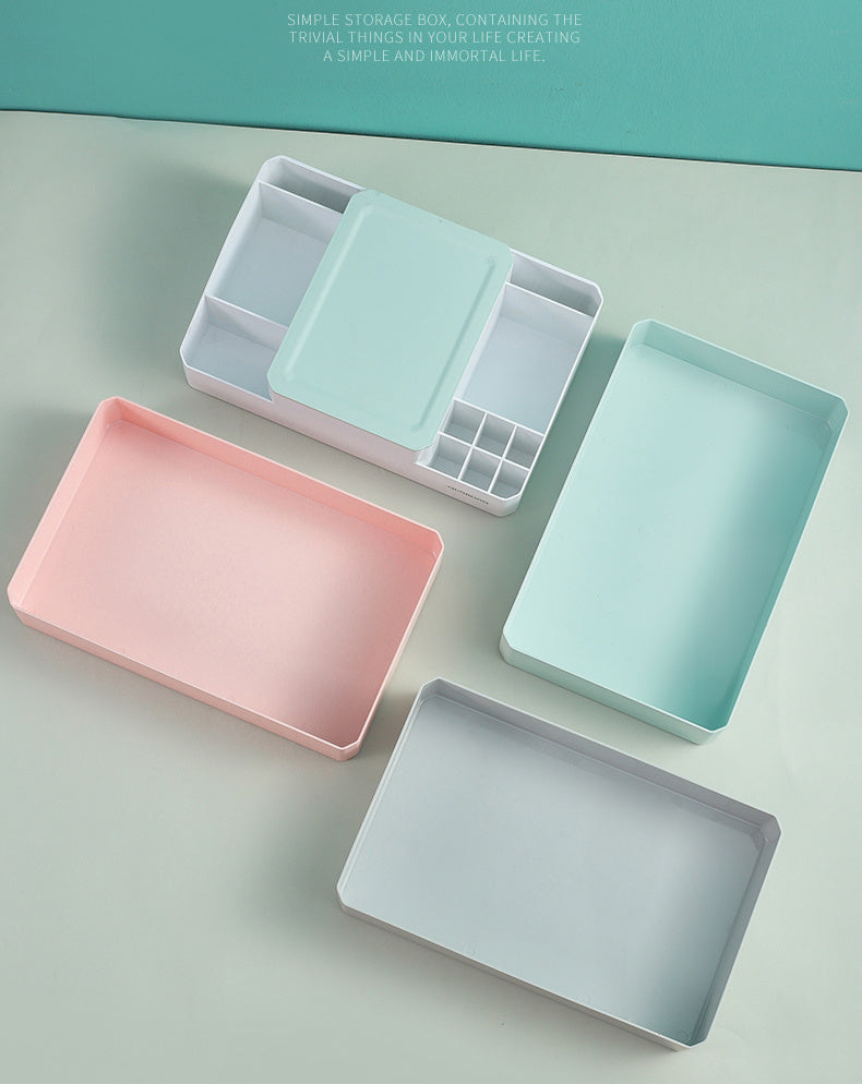 Boîte en plastique avec miroir et support pour rouge à lèvres