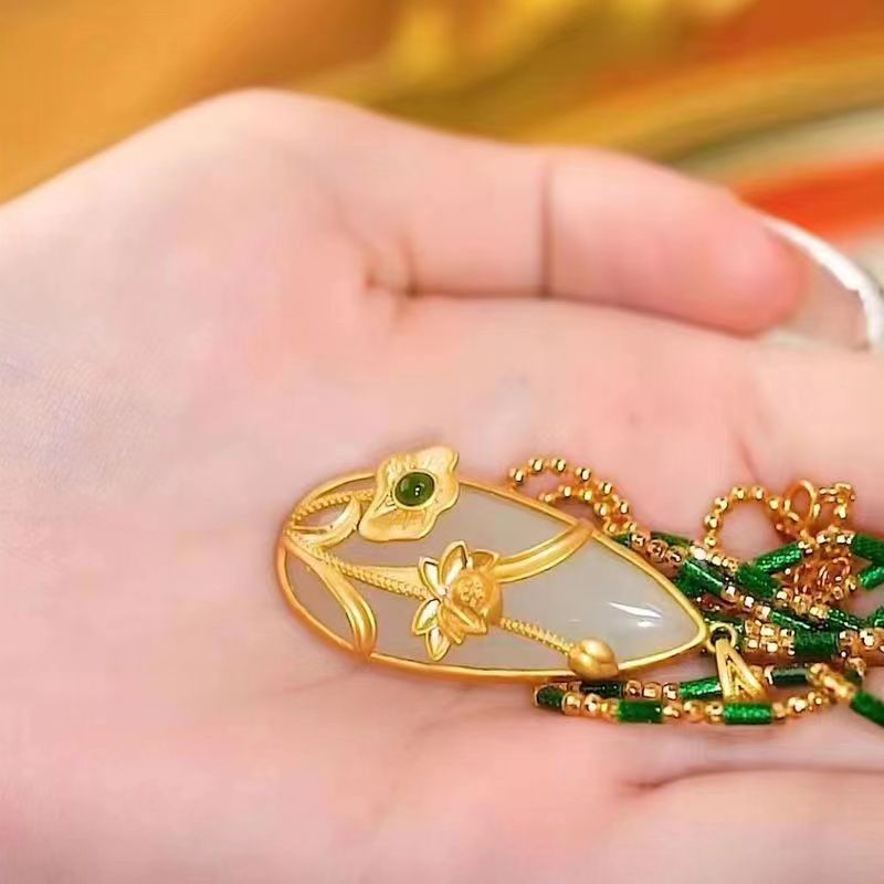 Collier Pendentif Goutte d'Eau Lotus Feuille Élégance Rétro