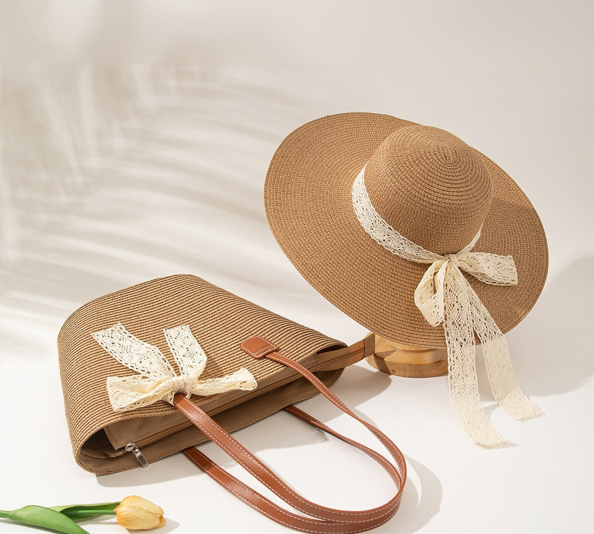 Ensemble de Sac et Chapeau en Paille pour Protection Solaire lors de Vacances à la Plage