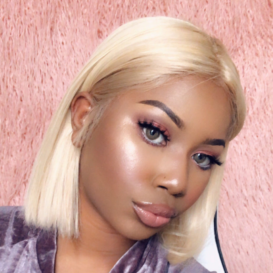 Perruque courte droite blonde