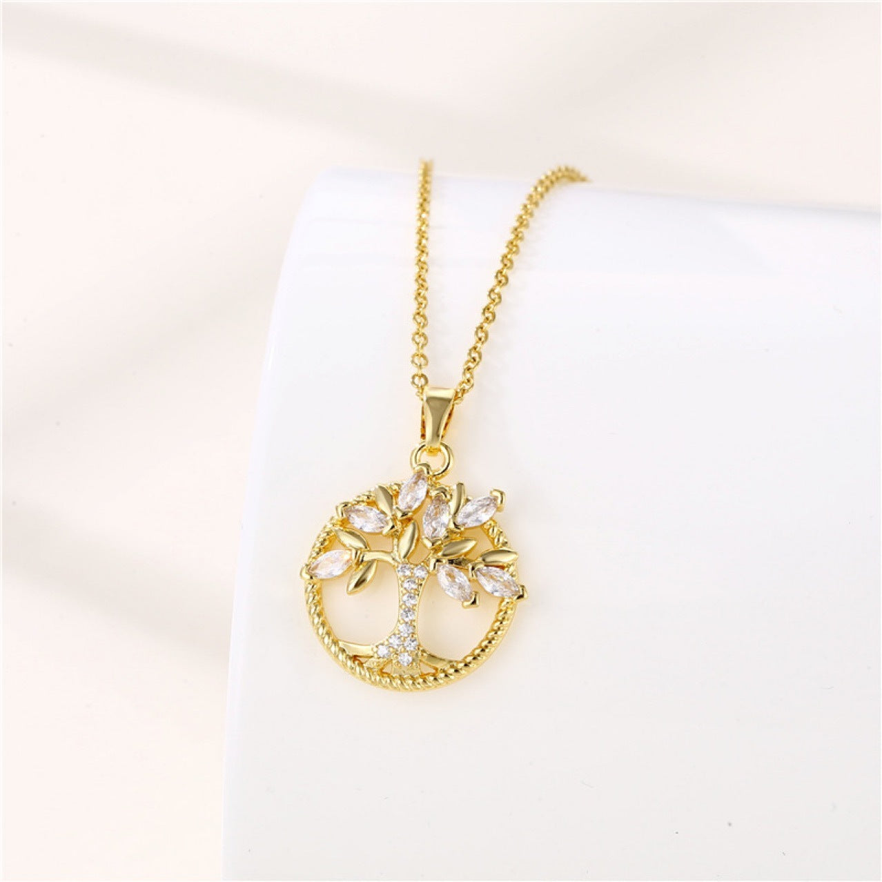 Collier en Zircon Incrusté de l'Arbre de Chance Populaire en Europe et Amérique