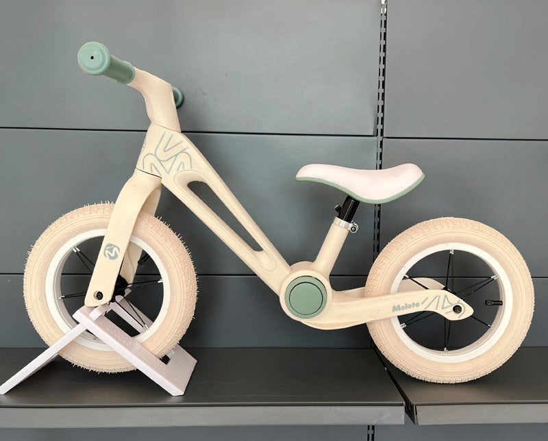 Vélo d'équilibre pour enfants à quatre roues sans pédales