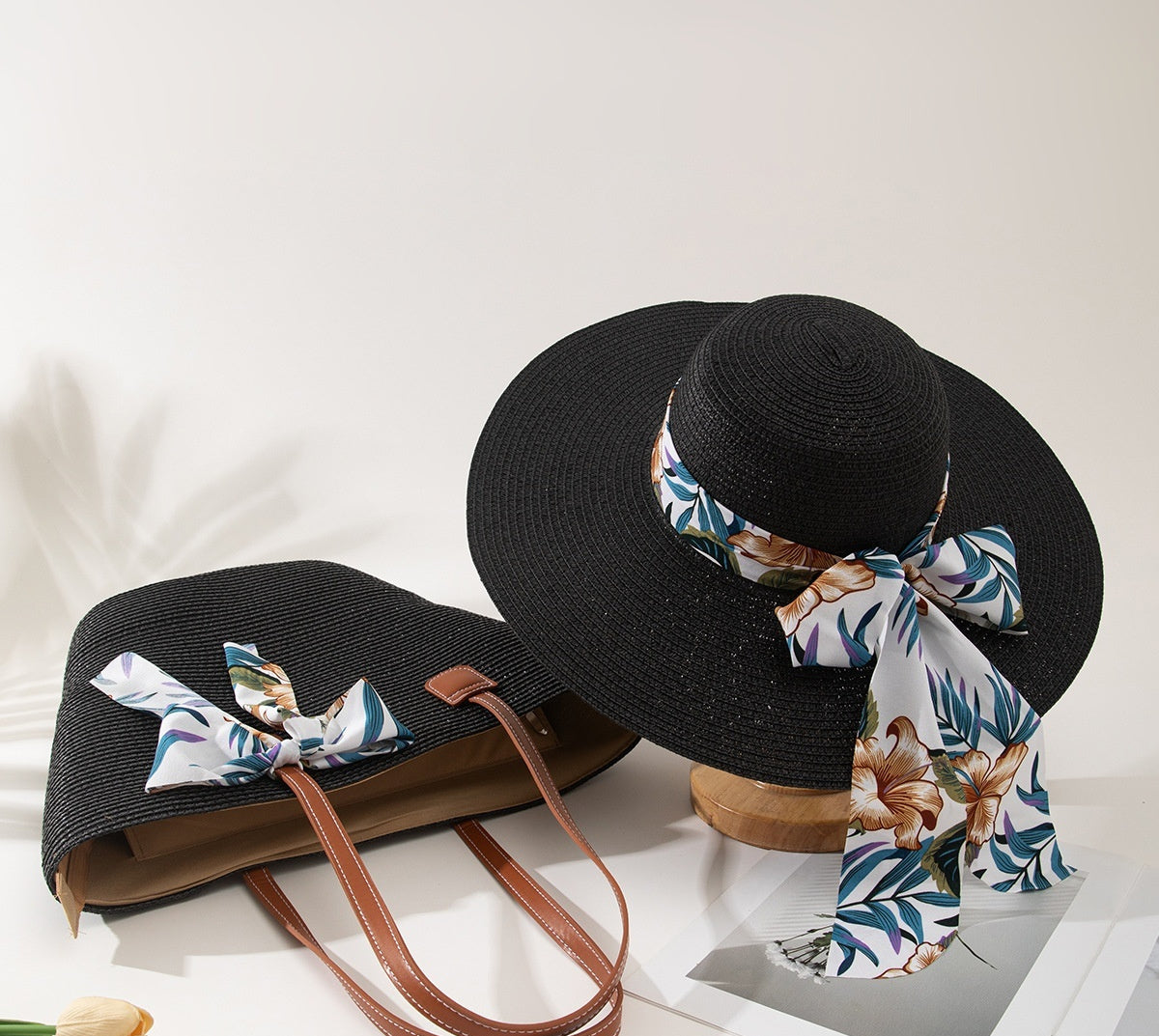 Ensemble de Sac et Chapeau en Paille pour Protection Solaire lors de Vacances à la Plage