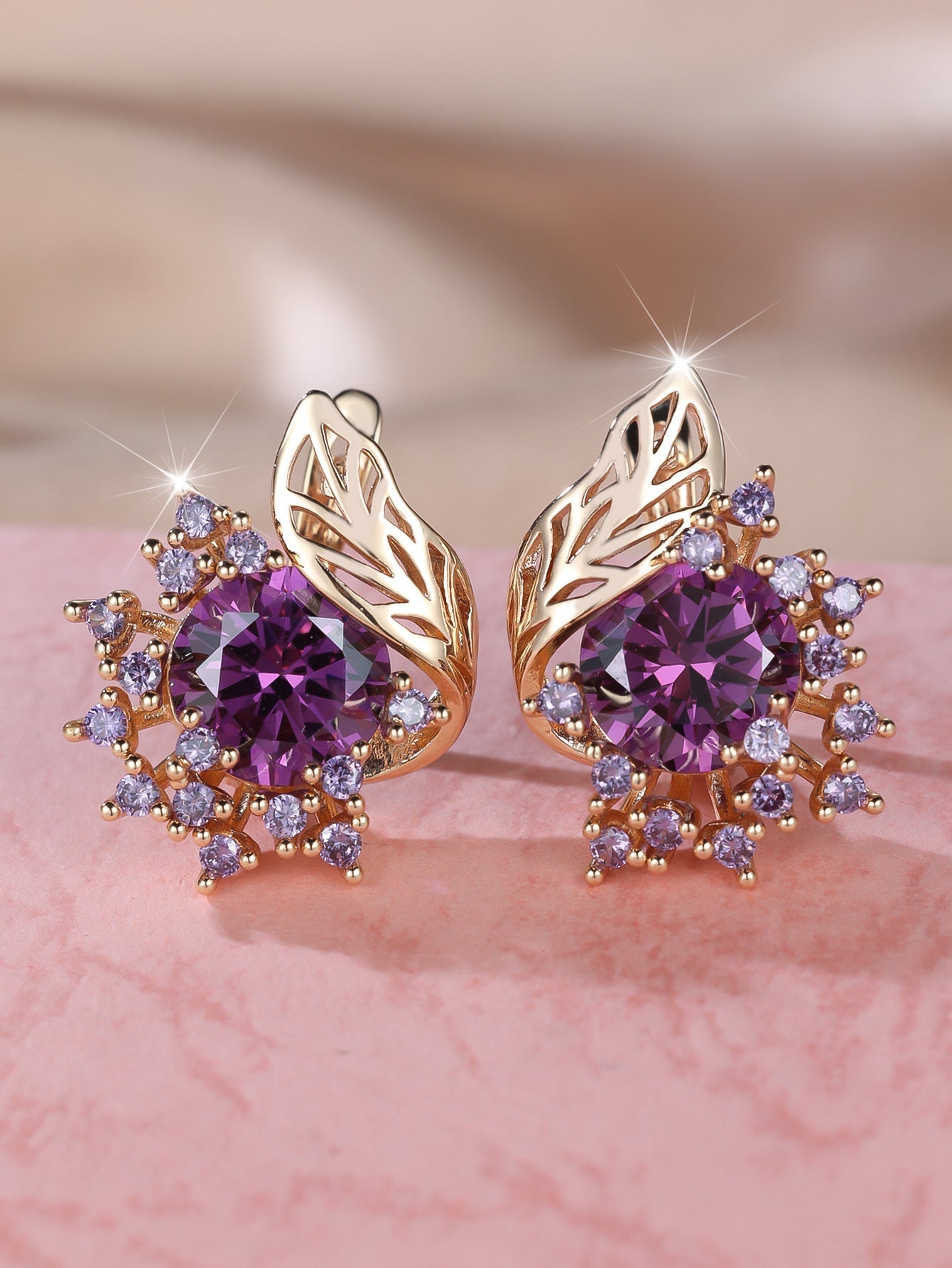 Boucles d'oreilles fleurs rondes en plumes avec zircon pour femmes - Mode et personnalité - Allomarc.com