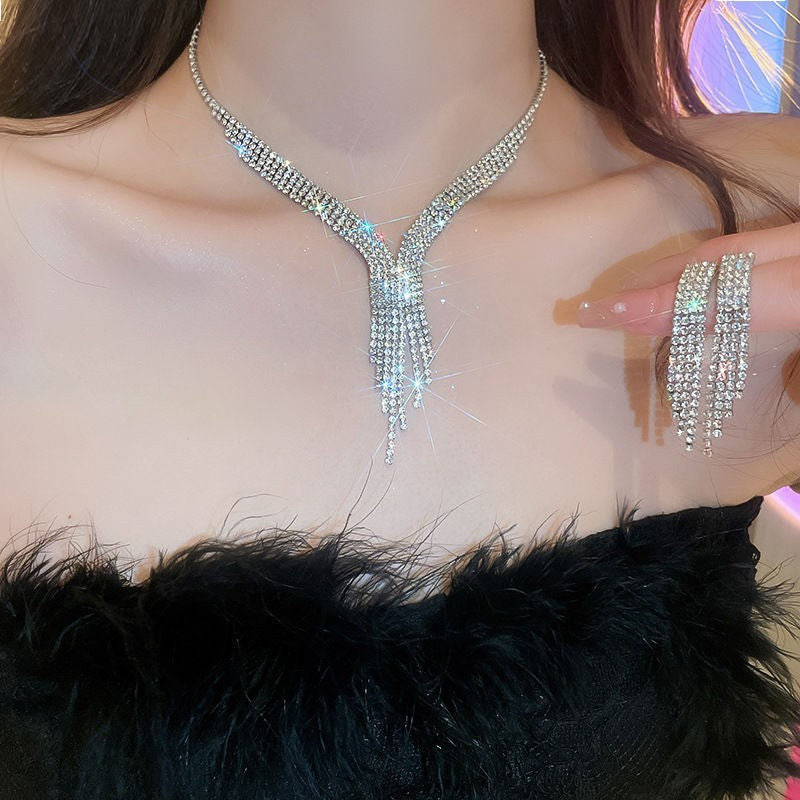 Collier à Franges Long avec Ensemble de Boucles d'Oreilles Deux-Pièces