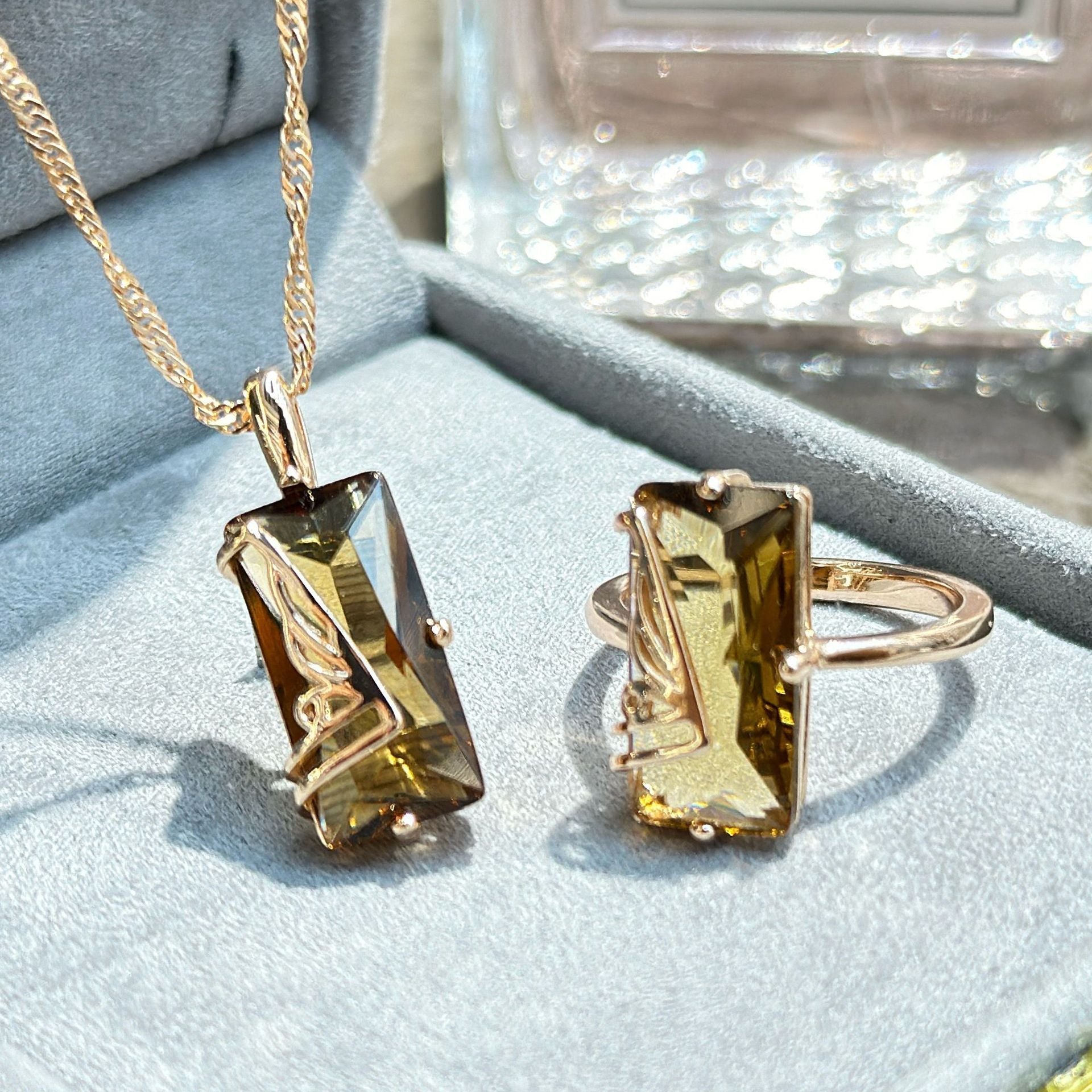 Collier Anneau en Pierre de Soudan en Or Violet - Allomarc.com