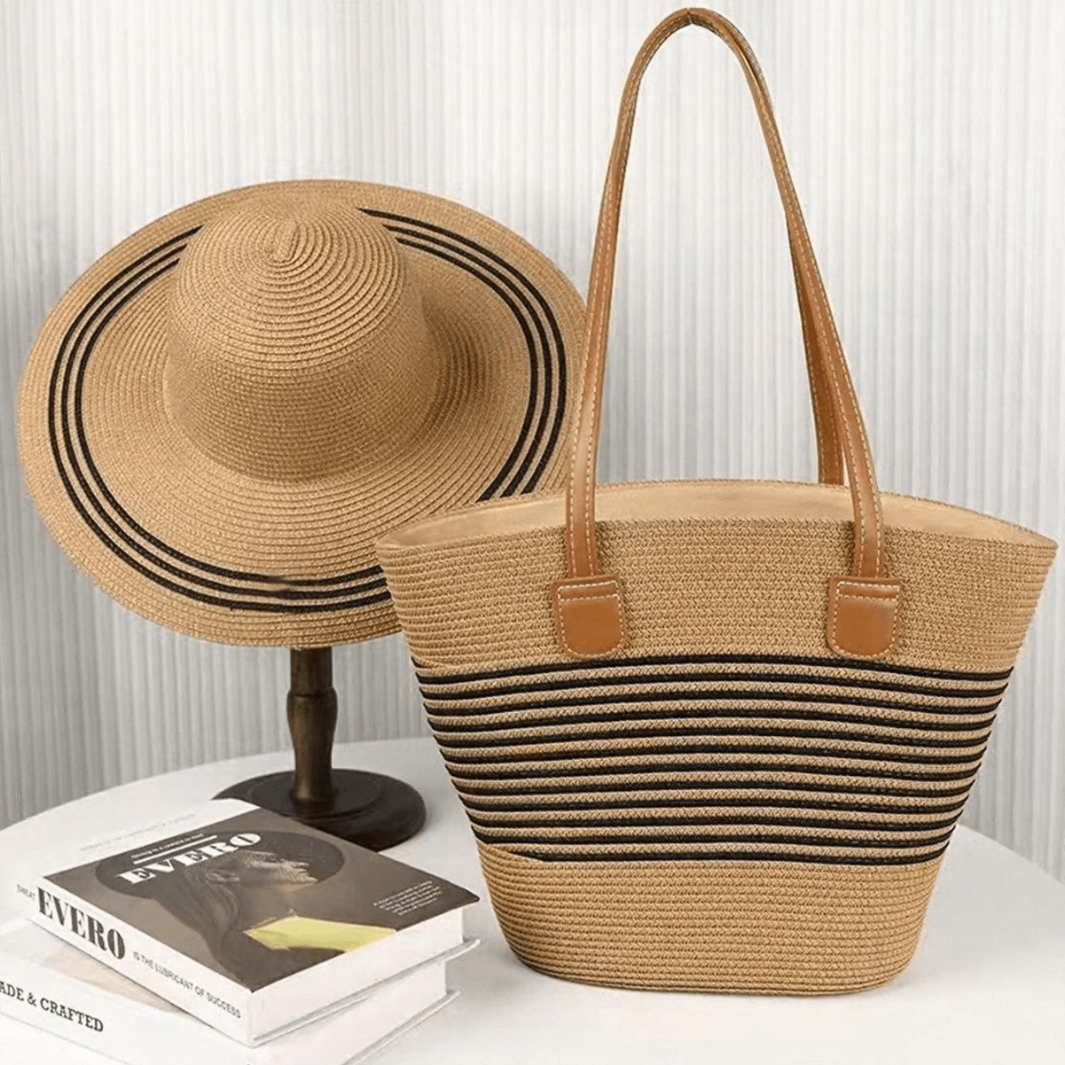Ensemble de Sac et Chapeau en Paille pour Protection Solaire lors de Vacances à la Plage