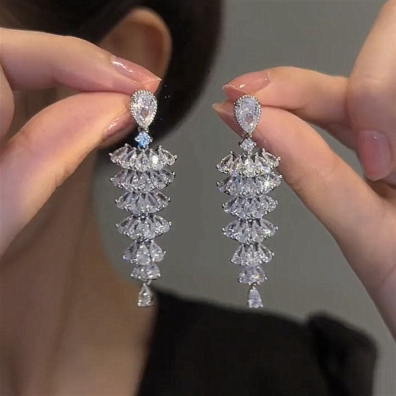 Boucles d'Oreilles en Zircon Éclatantes en Forme de Sapin de Noël pour Femme