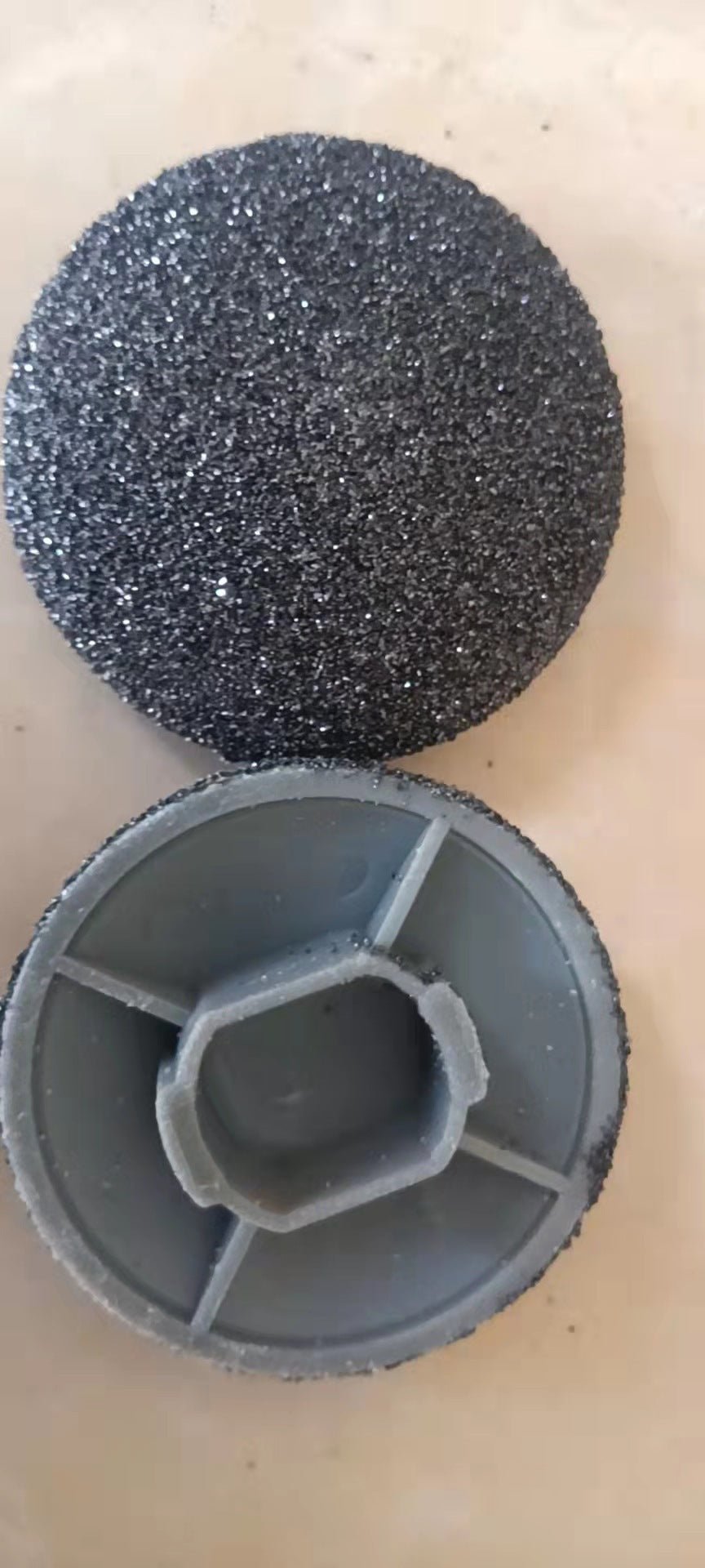 Grindeur Électrique de Pieds pour Éliminer la Peau Morte et les Callosités - Allomarc.com