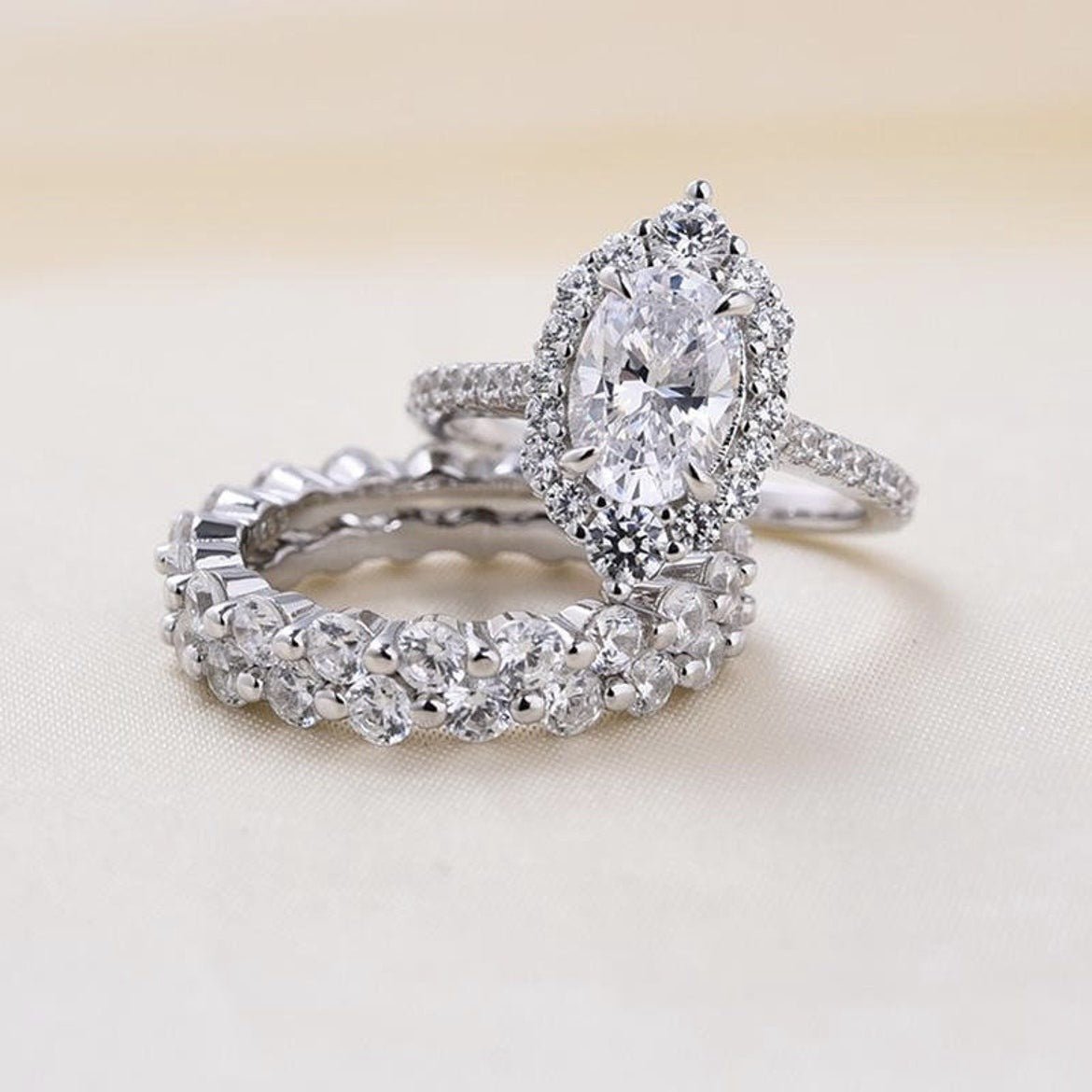 Nouvelle Bague Anneau en Zircon Oval pour Femmes - Mode Européenne et Américaine - Allomarc.com