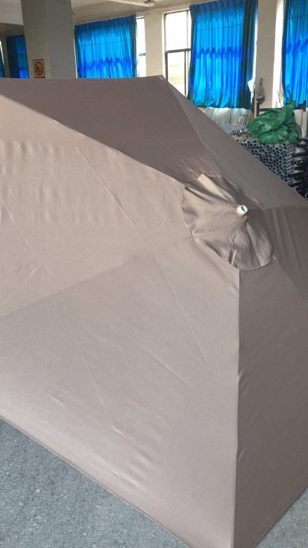 Parapluie de Jardin Résistant à la Pluie - Allomarc.com