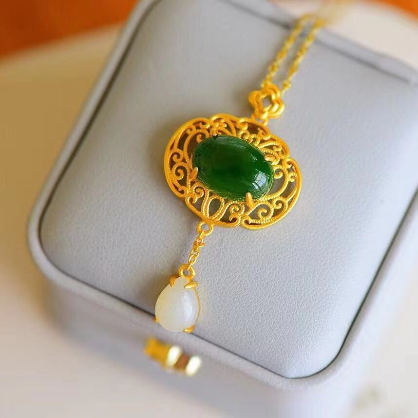 Pendentif en Jade Naturel Xinjiang Hetian avec Incrustation d'Or Ancien pour Femmes - Allomarc.com