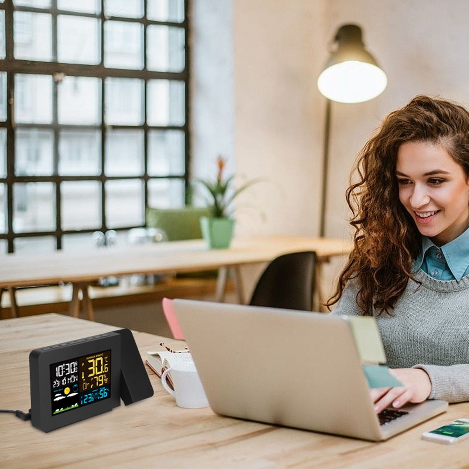 Réveil Projeteur Atomique avec Fonction Radio Contrôle et Station Météo - Allomarc.com