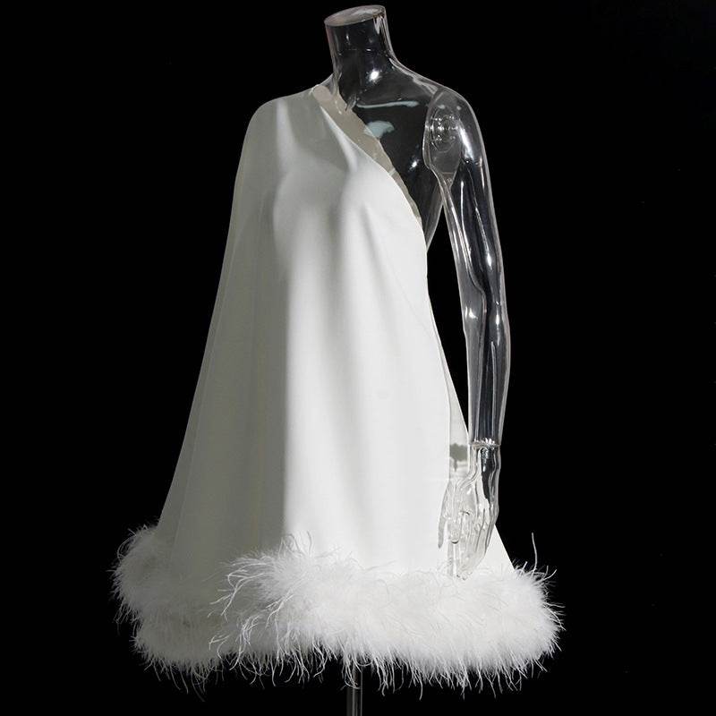 Robe de Soirée à Épaule Dénudée avec Finition en Plumes - Allomarc.com
