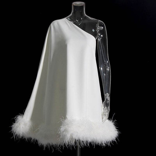 Robe de Soirée à Épaule Dénudée avec Finition en Plumes - Allomarc.com