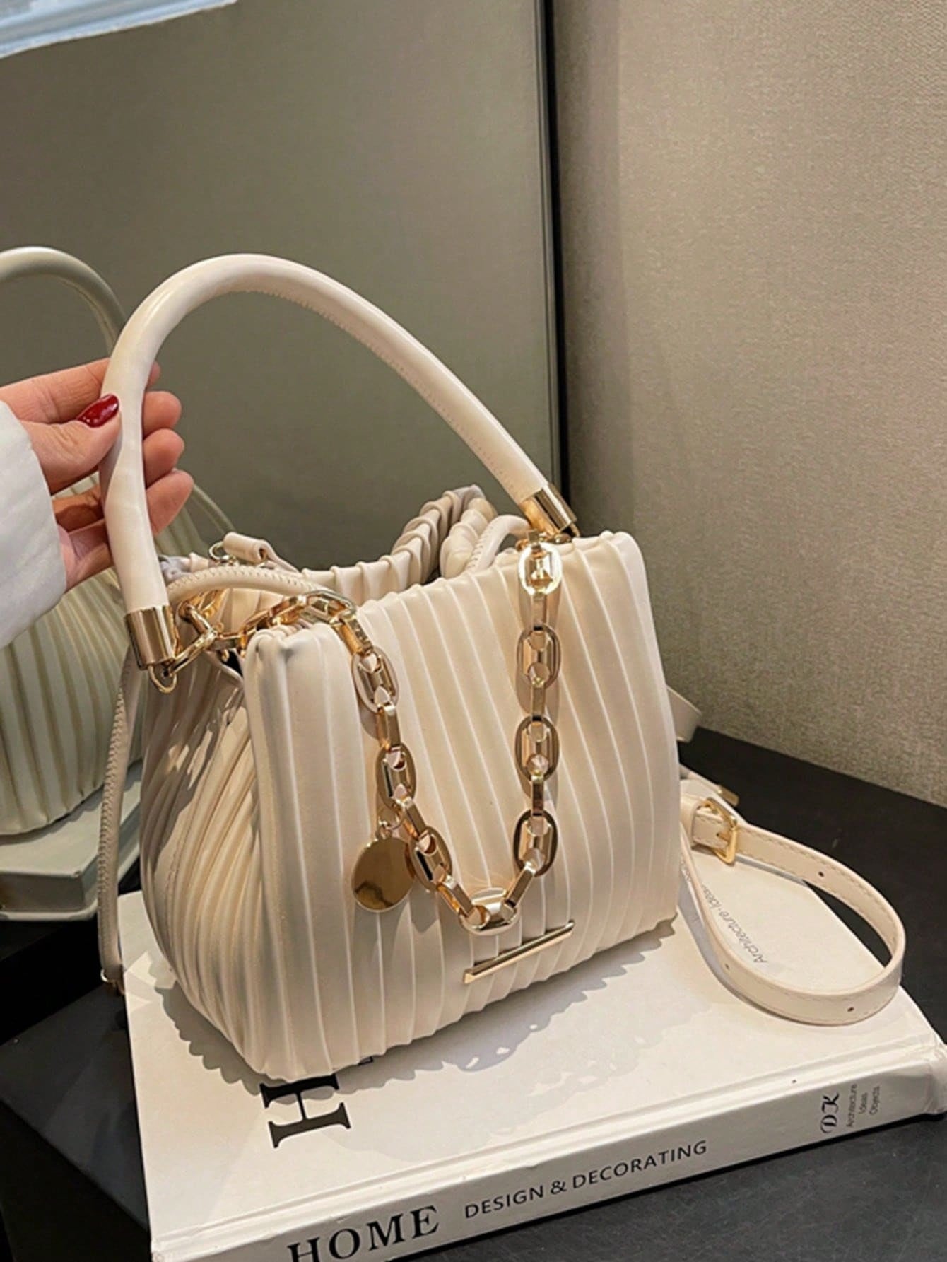 Sac à main plissé pour femme avec chaîne - Sac seau tendance - Allomarc.com