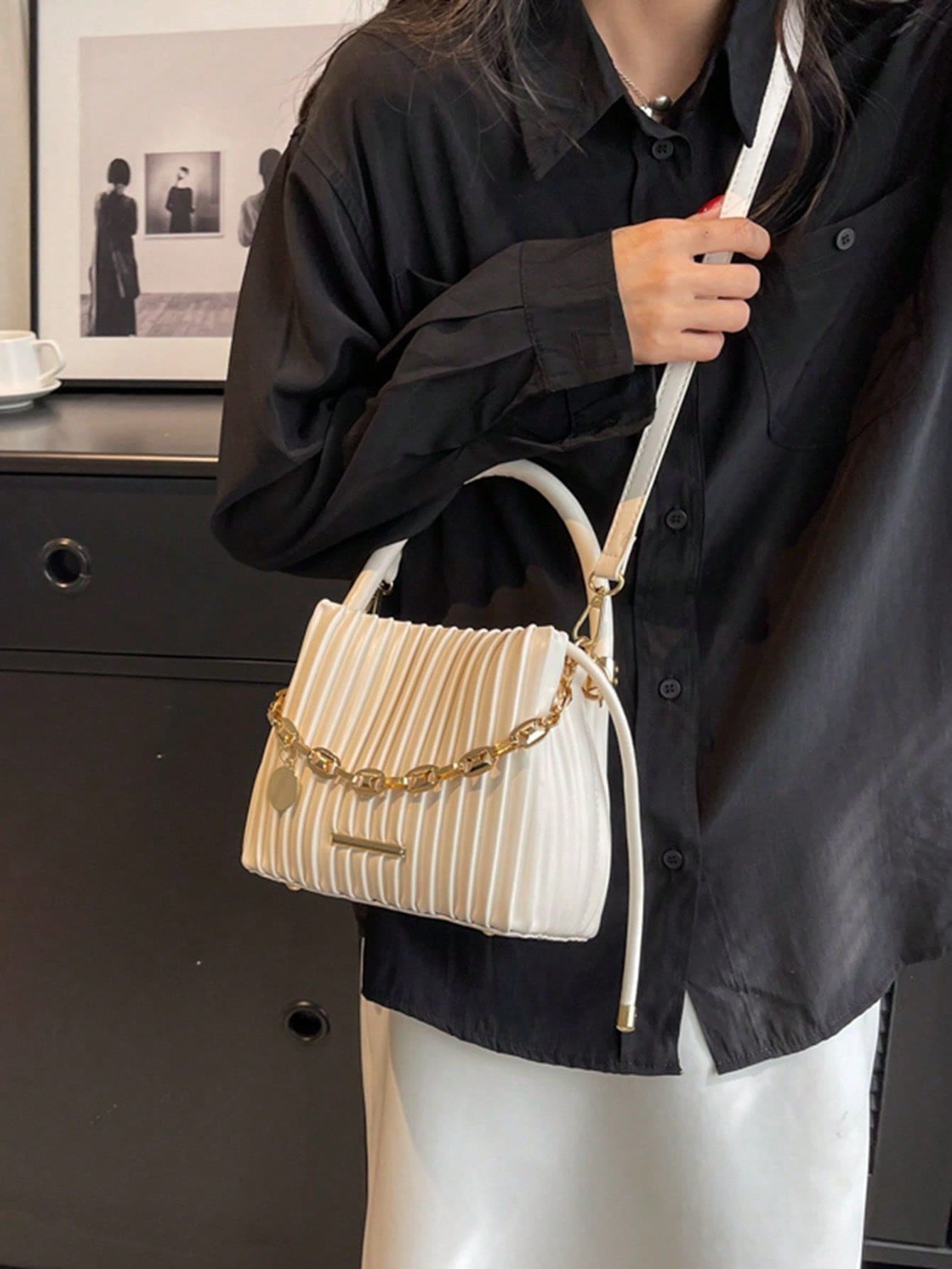 Sac à main plissé pour femme avec chaîne - Sac seau tendance - Allomarc.com