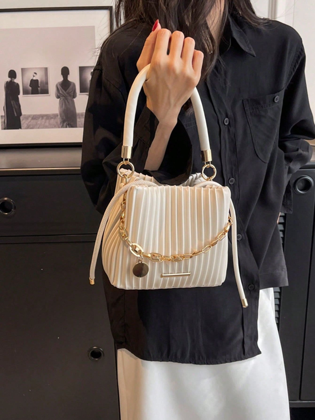 Sac à main plissé pour femme avec chaîne - Sac seau tendance - Allomarc.com