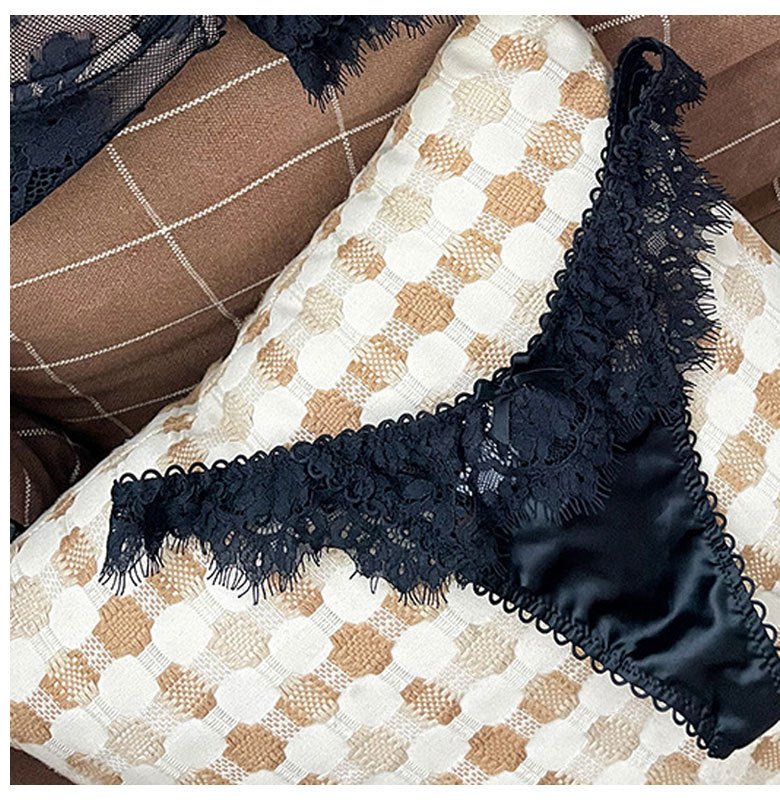 String Sexy en Dentelle en Soie de Lait pour Femmes - Allomarc.com