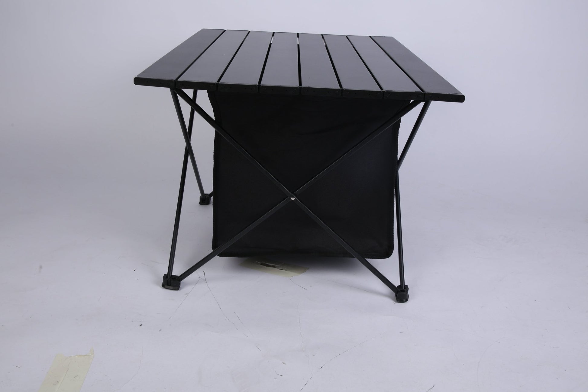 Table de Camping Pliable avec Panier de Rangement en Aluminium - Allomarc.com