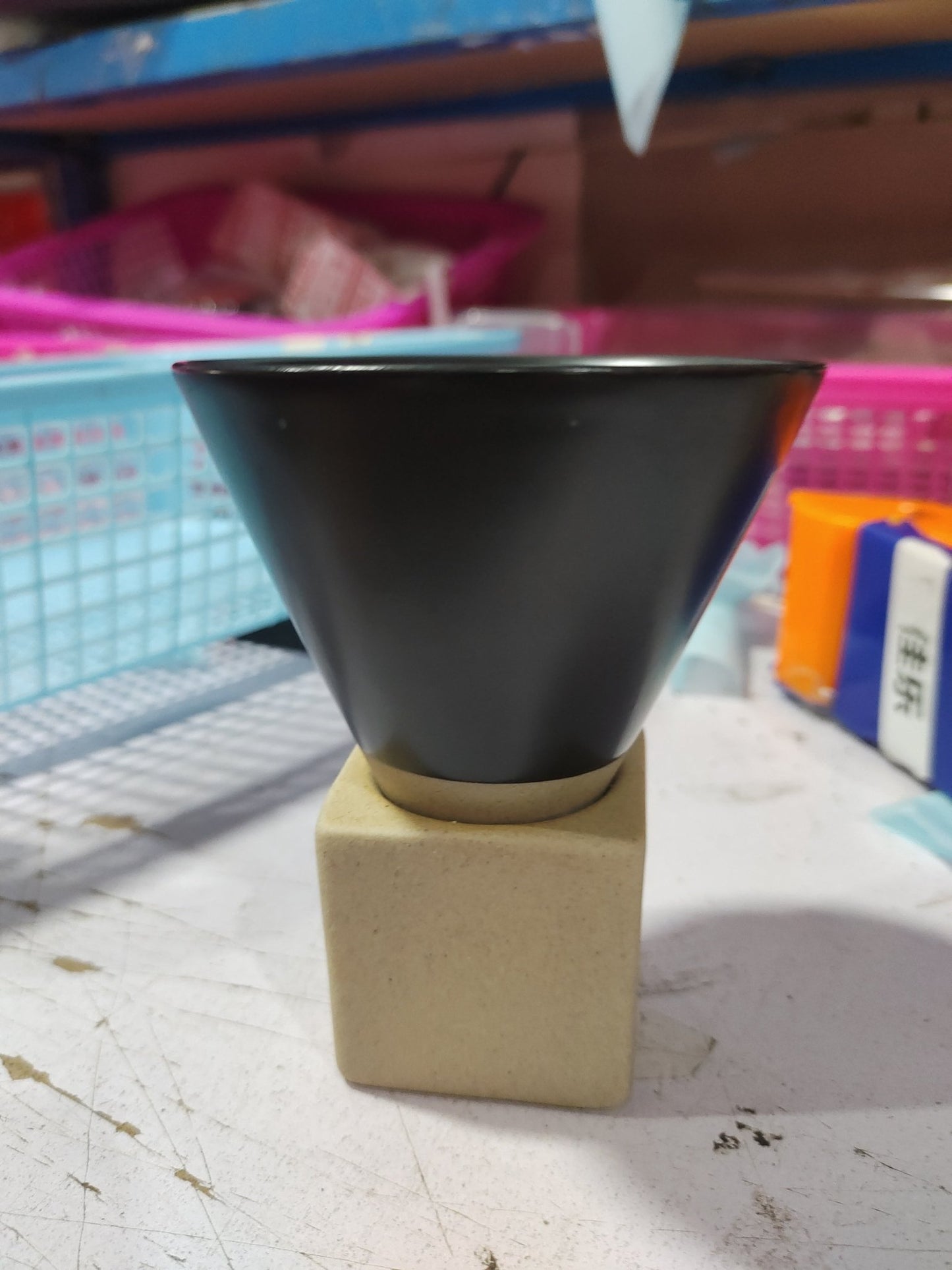 Tasse à Espresso en Pierre Émaillée avec Base Créative - Céramique Vintage - Allomarc.com