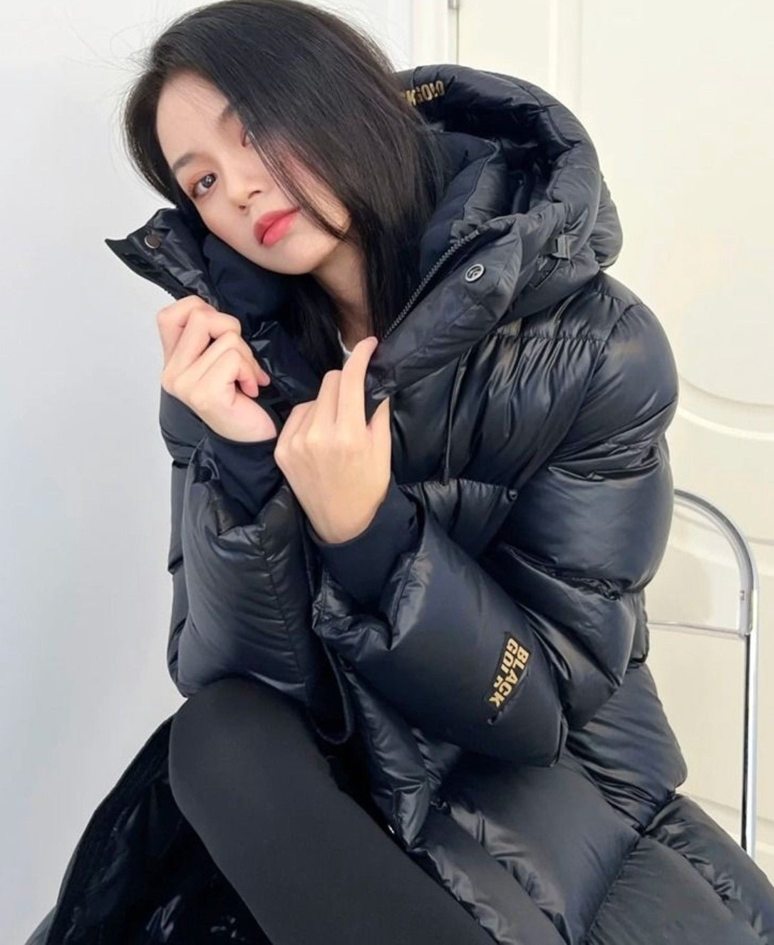 Veste Longue Élégante à Capuche en Duvet d'Oie Blanche Noir - Allomarc.com